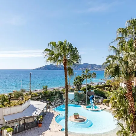 Zahara Yourhosthelper * Cannes