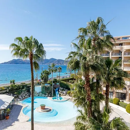 Zahara Yourhosthelper Cannes