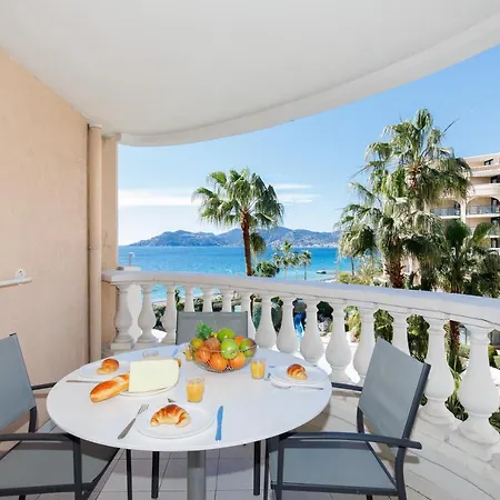 Zahara Yourhosthelper * Cannes