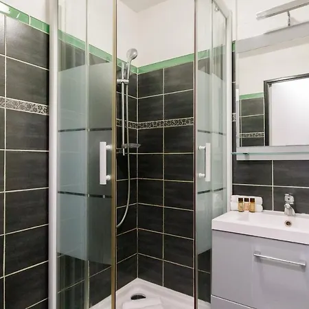 Apartment Zahara Yourhosthelper Cannes